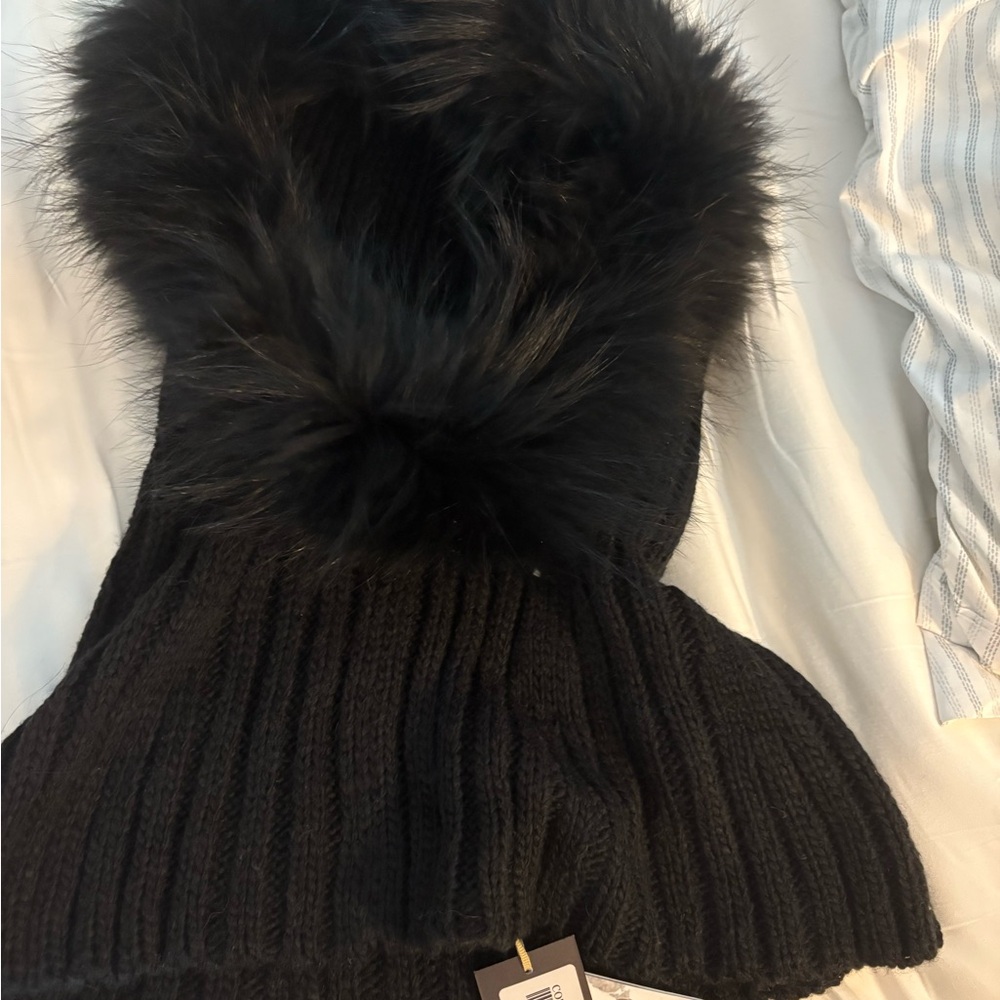 Goldbergh Cable Knit Raccoon trimmed Snood NWT and HTF